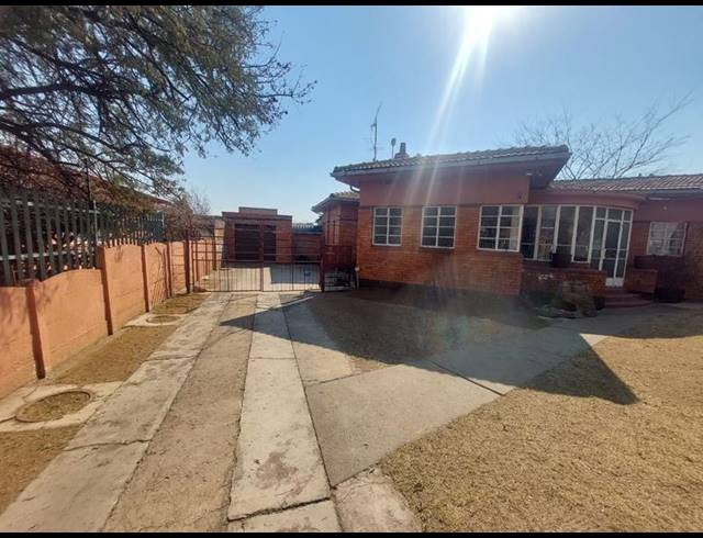 3 BEDROOM HOUSE FOR SALE IN WEST PORGES